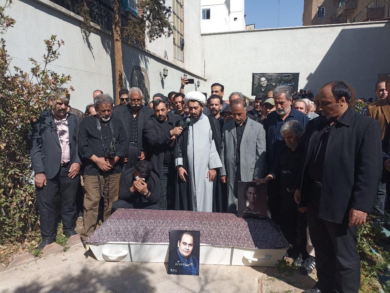 پیکر رضا داوودنژاد تشییع شد