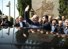 تصاویری از حضور سرزده مسعود پزشکیان در مجلس
