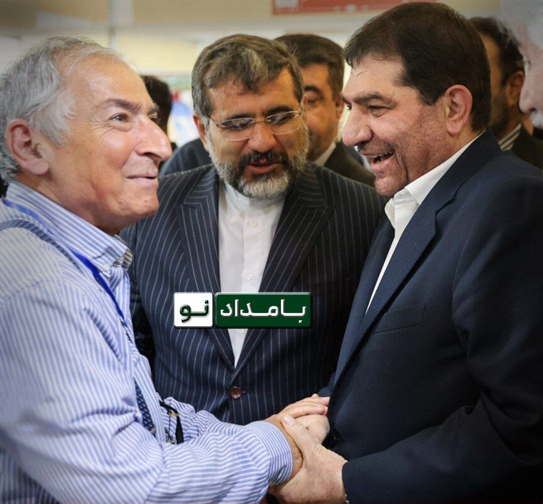 عکسی جالب از صادق زیباکلام، چند روز قبل از بازداشت/ خوش و بش گرم با وزیر و معاون رئیسی