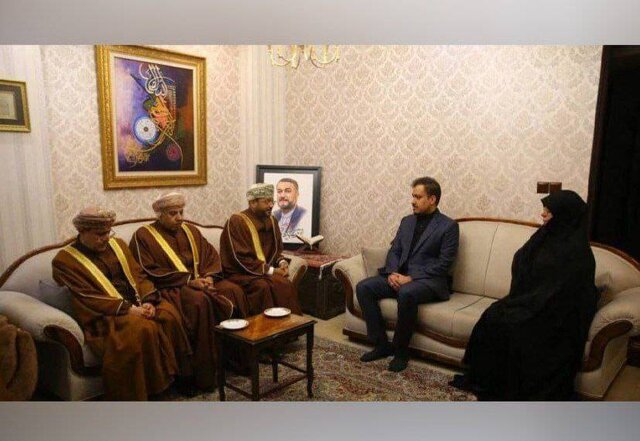 حضور وزیر خارجه عمان در منزل شهید امیرعبداللهیان/ عکس