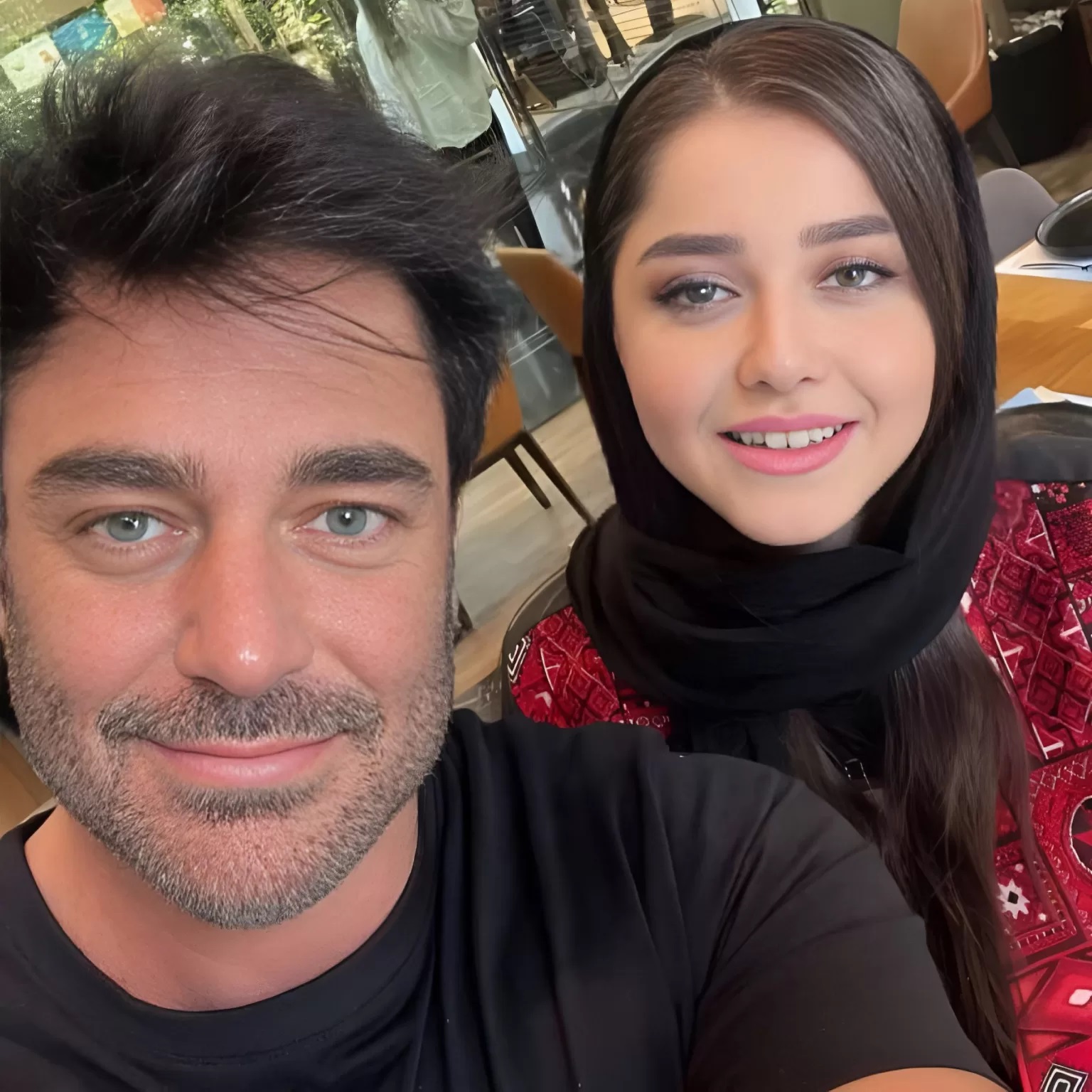 محمدرضا گلزار و همسر جوانش با این سلفی از چهره جدیدشان رونمایی کردند/ عکس