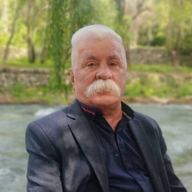 وجود رئیس جمهور ترک آذربایجانی چون پزشکیان برای ایران لازم نیست، که حیاتی است/ او که زاده مهاباد و دلباخته فرهنگ کردی است، می تواند گوی سبقت را در میدان هویت سازی از ترکیه برباید