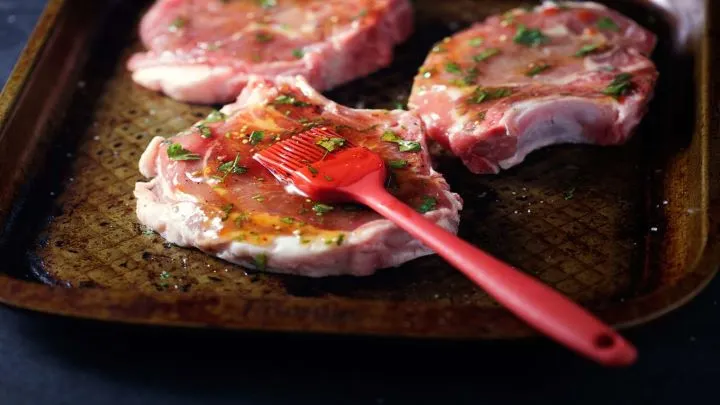 ۷ تکنیک‌ موثر برای خوش طعم کردن گوشت