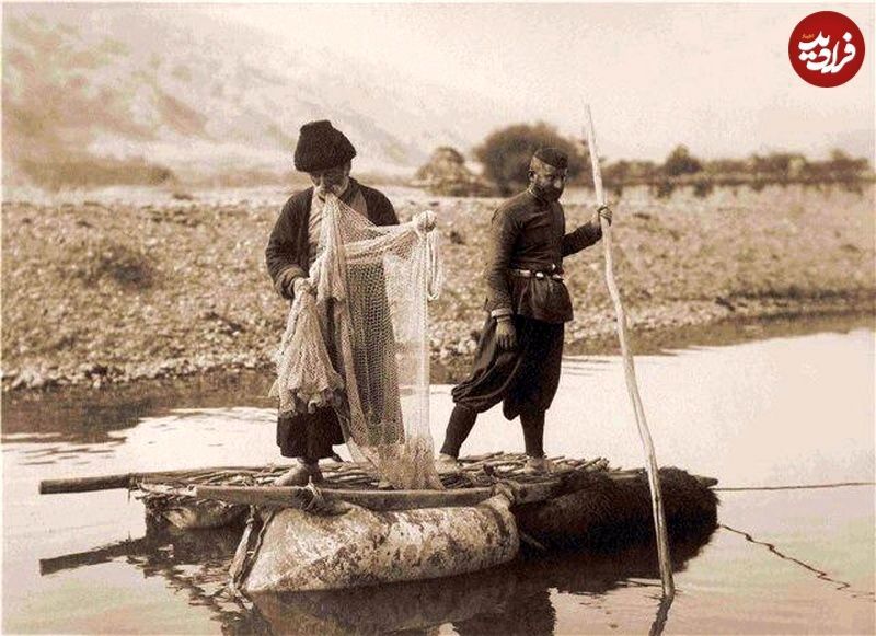 عکس‌های مسافر گرجی؛ از ماهیگیران تفلیس تا مارگیرهای تهران/ تصاویر