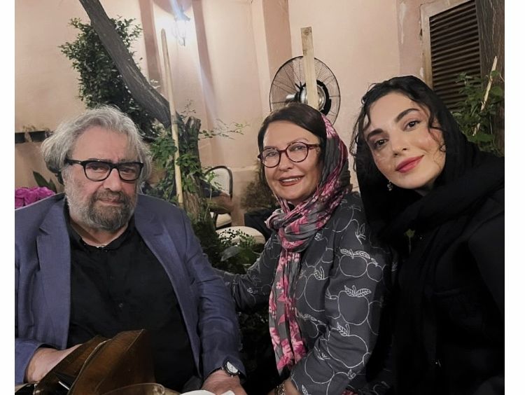 عکسی از دو بازیگر زن تلویزیون در تولد مسعود کیمیایی