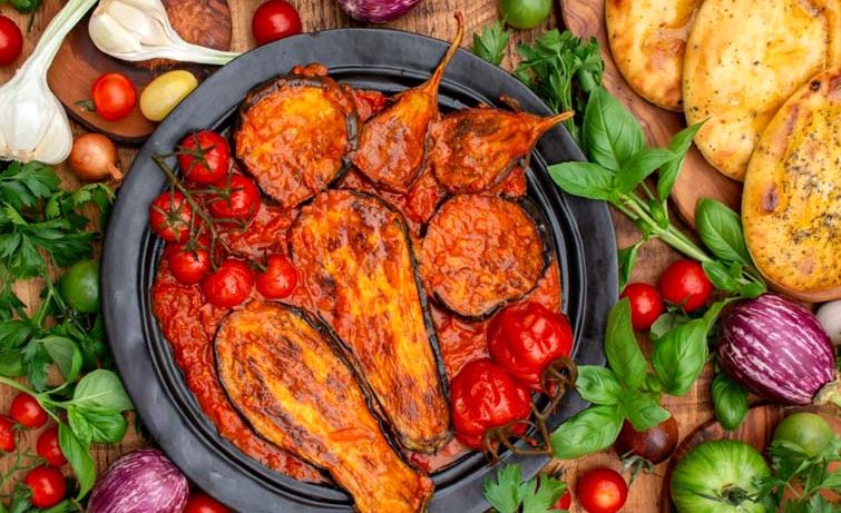 قرمه بادمجان؛ یک خوراک خوشمزه برای عاشقان بادمجان!