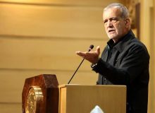 صدا و سیما فریادهای یکی از حاضران در سخنرانی مسعود پزشکیان را سانسور کرد!/ ویدئو