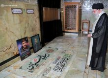 حضور رهبر انقلاب بر مزار شهیدان امیرعبداللهیان، موسوی، جلادتی و زمانی‌نیا