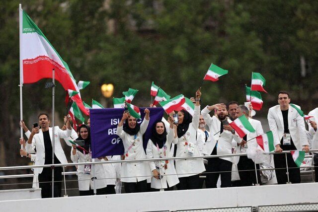 آغاز افتتاحیه المپیک ۲۰۲۴ در هوای بارانی پاریس/ رژه کاروان ایران