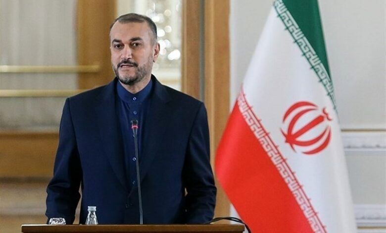 کنایه جالب همراه وزیر امورخارجه در نیویورک به یک خبرنگار/ ویدئو