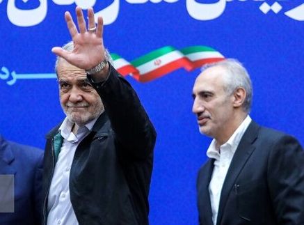 پزشکیان: اگر توان حل مسئلهای را نداشته باشیم، صادقانه با مردم در میان میگذاریم