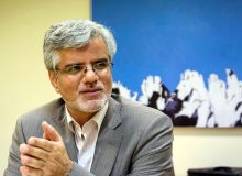 محمود صادقی: ظریف نماد شکستن قفس تحریم هاست