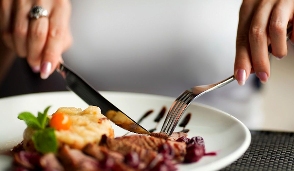 دلایل غذا خوردن وقتی گرسنه نیستیم؟