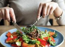 چرا برخی از افراد بلافاصله بعد از غذا خوردن مجبورند به دستشویی بروند؟