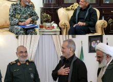 اعلام آمادگیِ سپاه و ارتش برای کمک به دولت
فرمانده کل ارتش و فرمانده کل سپاه پاسداران