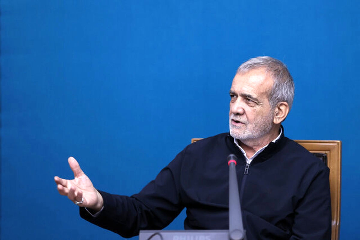 رئیس‌جمهور: با هیچکس دعوا نداریم/ هر کس برای سربلندی ایران تلاش کند با دولت است، حتی اگر به ما ناسزا بگوید