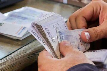 رسوایی دولت سیزدهم در پرداخت وامهای سرسام آور به کارمندان بانکهای دولتی
