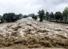 افتضاح مسئولان اصفهان در مواجهه با سیل/ خیابان ها رودخانه شدند/ سیل ویرانگر در حال حرکت به سمت یزد/ ویدئو