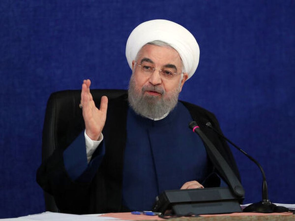 حسن روحانی: با درایت مقام معظم رهبری از جنگ دور شدیم