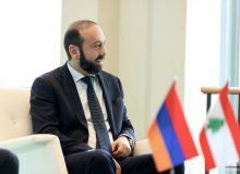 وزیر خارجه ارمنستان: آماده‌ایم توافق صلح با آذربایجان را امضا کنیم
