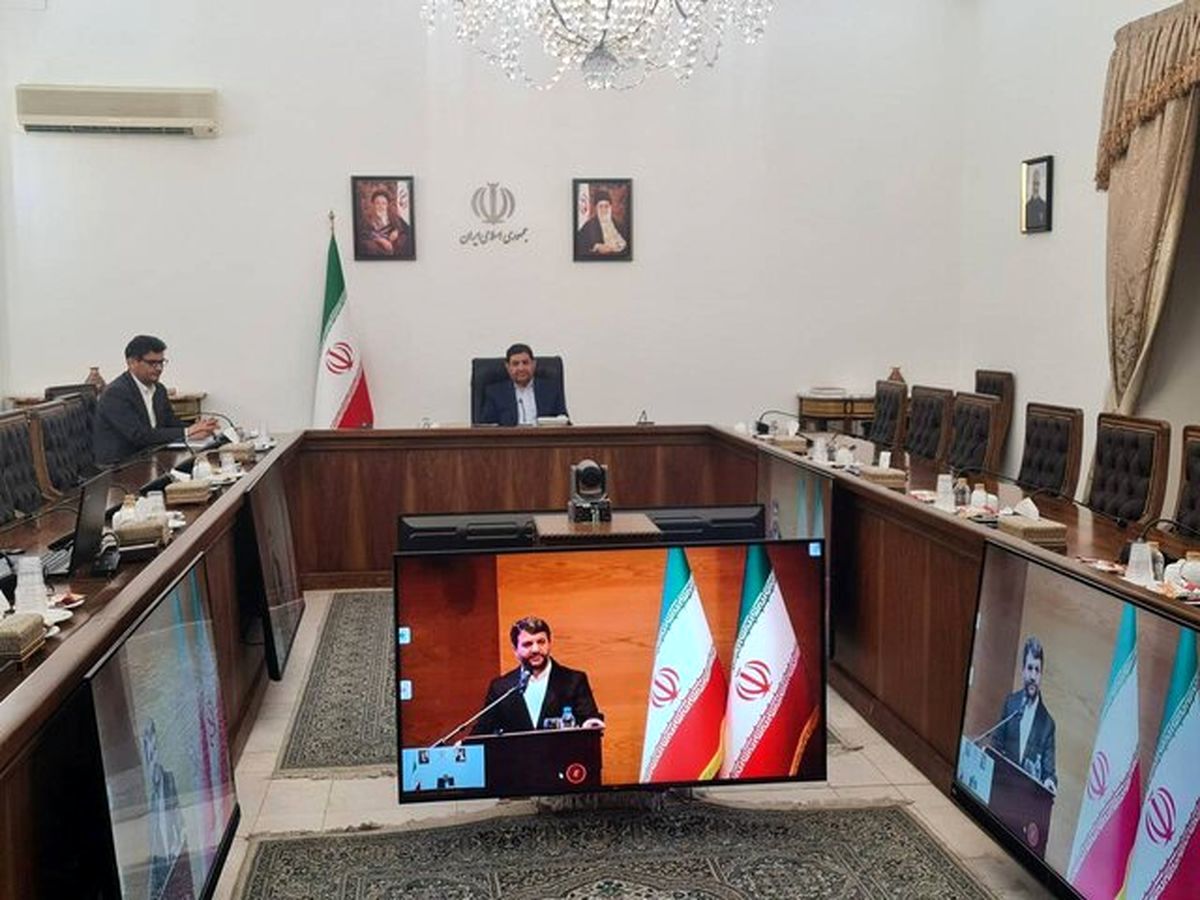 مخبر: جلوگیری از واردات و توسعه صادرات دو راهبرد مهم فعالیت‌های مناطق آزاد است