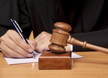 روزنامه اصلاح طلب: برخورد با رسانه ها و اشخاص دوگانه است