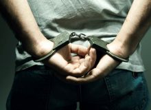 پلیس بازی مرد مالباخته باعث دستگیری سارقان خشن شد/ دختر فراری همدست زورگیر خشن بود