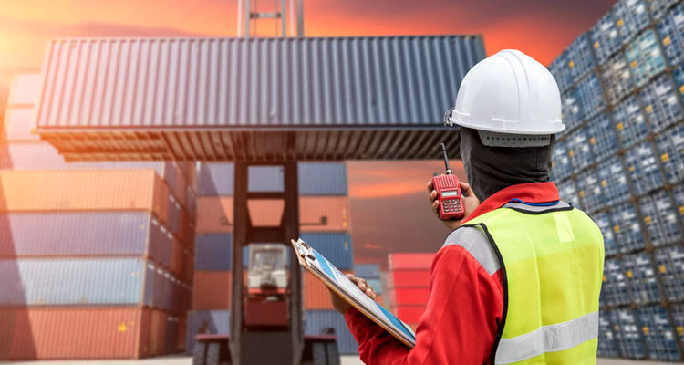 ترخیص کار گمرک کیست؟