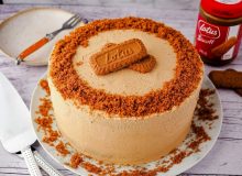 کیک و بیسکوئیت‌ را به این دلایل نخورید