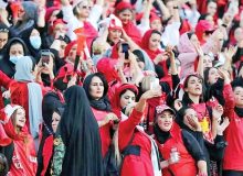 خانم‌ها پوشش فاطمی، آقایان در هیئت مایکل جکسون!/ در نقد جریانی که دوباره علیه حضور زنان در ورزشگاه‌ها برخاسته است
