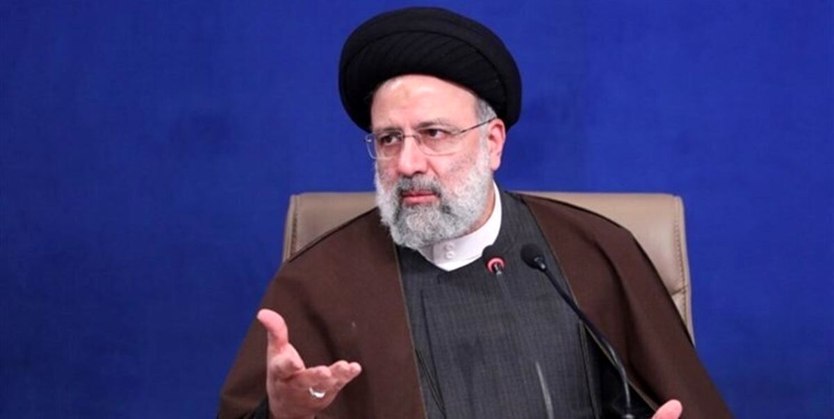 34 ماه از عمر دولت گذشته و رئیسی هنوز دارد می گوید:”باید” فلان شود و “نباید” بهمان شود!/ به‌ قول شریعتمداری خطاب به روسای‌جمهور پیشین، الان زنگ انشا نیست، زنگ حساب است
