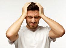 چه چیزی باعث میگرن می‌شود؟
