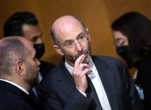 پولیتیکو: تحقیقات گسترده درباره راب مالی ادامه دارد/ مشخص نیست دامنه اتهامات نماینده بایدن در امور ایران تا چه اندازه وسیع است/ آیا ایران موبایل راب مالی را هک کرد؟