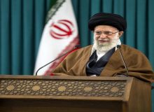 واکنش رهبر انقلاب اسلامی به حادثه سقوط بالگرد رئیس جمهور/ ملت ایران نگران نباشند، هیچ اختلالی در کار کشور به وجود نمی‌آید