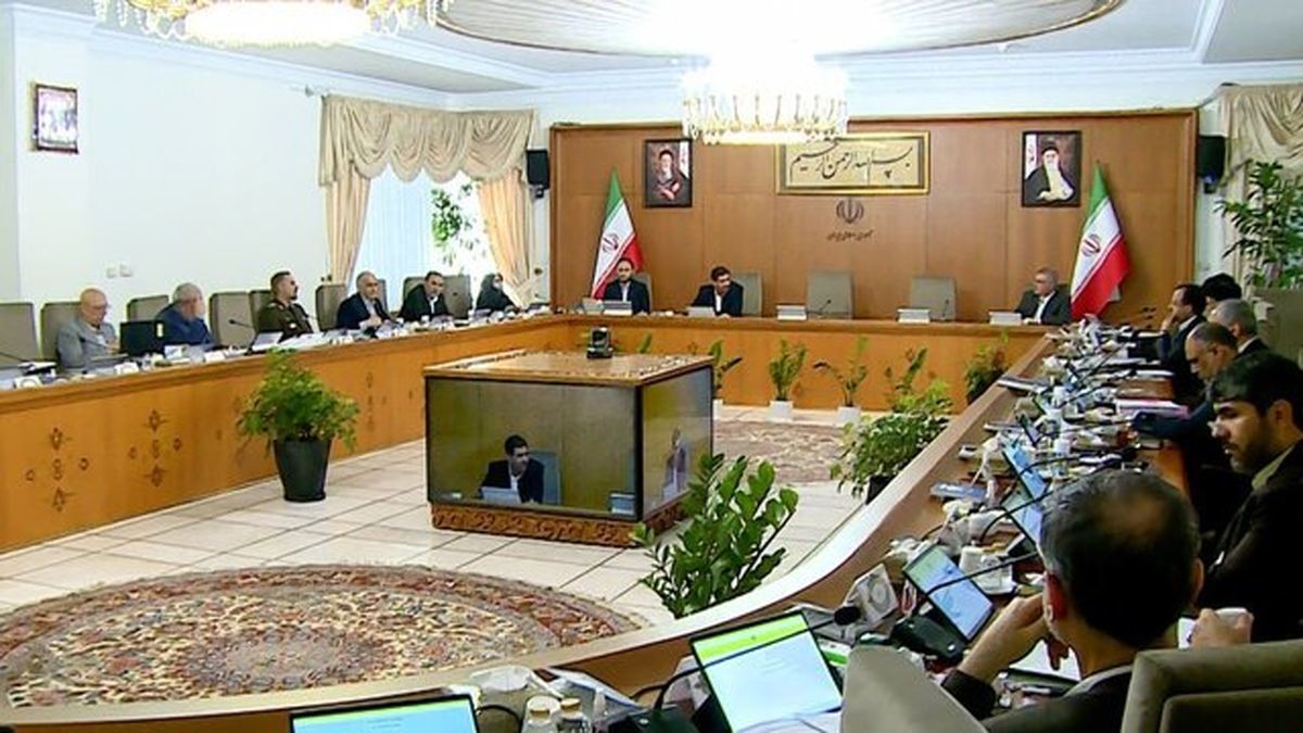 محمد مخبر در پایان جلسه فوق العاده هیات دولت:
معاون اجرایی رییس جمهور مسوول برگزاری مراسم تشییع رئیس جمهور و هیات همراه شد/ چارچوب و پایه های نظام، مستحکم و سایه رهبری مستدام است و در اداره کشور کوچکترین مشکلی پیش نخواهد آمد