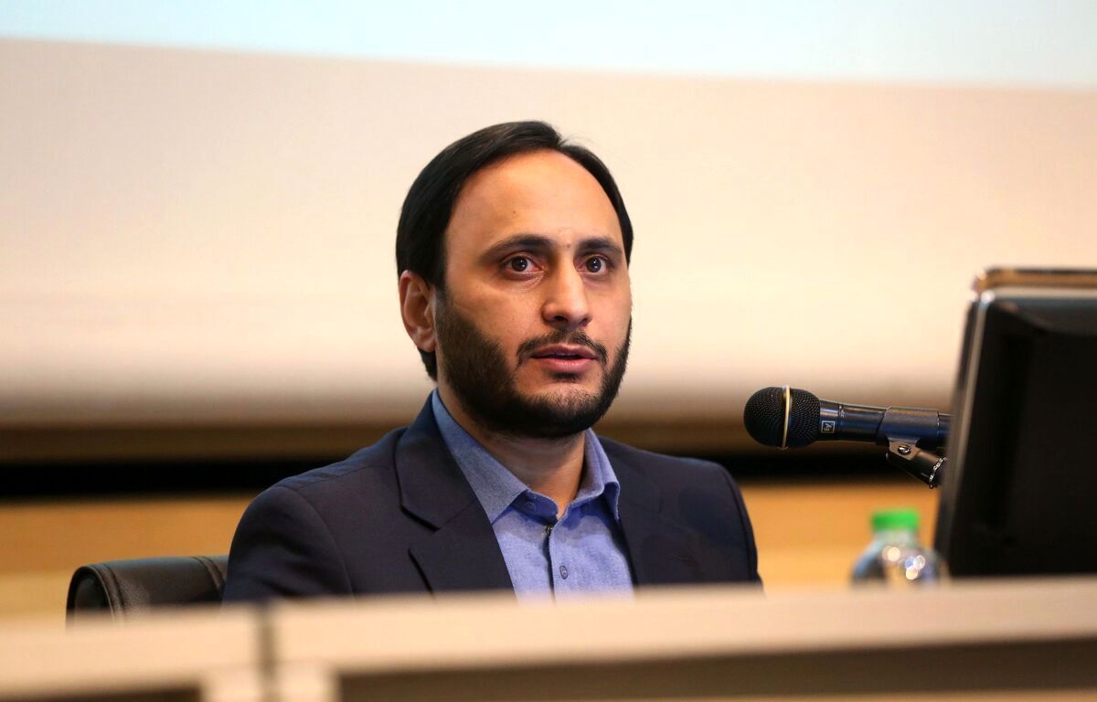 برخی روسای جمهور گذشته فکر میکردند که رهبر هستند و دچار جو زدگی میشدند/ آقای رئیسی کاملا واقف به وظایف ریاست جمهوری و رهبری بود
