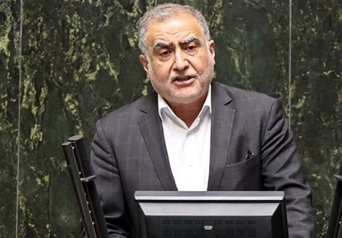 باید به احمدی‌نژاد اطمینان داده شود که تایید صلاحیت می‌شود