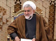 امروز با حقوق نمایندگان نمی‌توان یک نصف سکه خرید، قبلا می‌شد 3 سکه خرید/ در نشست مشترک مجلس و دولت صحبتی از وضعیت دلار نشد فقط از هم تعریف و بعد خداحافظی کردیم