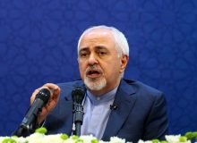 ظریف: کسی به من نگفته در انتخابات نیا