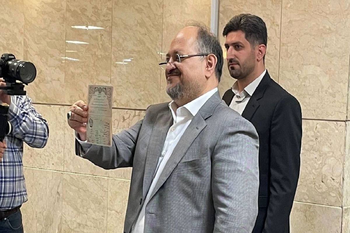 شریعتمداری: آمدهام صدای همه مردم باشم