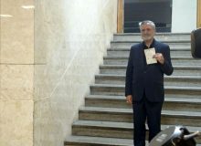 صولت مرتضوی ثبت نام کرد