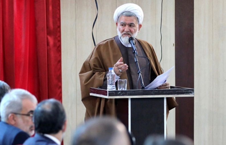 ۴۵ سال نمازگزار تربیت کرده‌ایم، جوانان ما متدین و انقلابی هستند/ شورای نگهبان به لایحه حجاب 4 ایراد گرفته است/ ۲۰۰ متر بنا برای نمازخانه که اشکالی ندارد