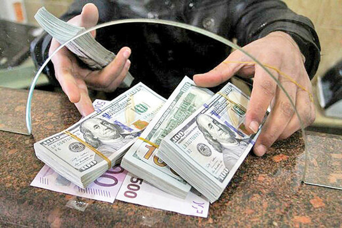 قیمت دلار تا ۱۰۰ هزار تومان هم خواهد رسید