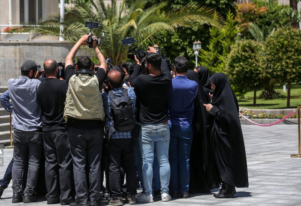 انتشار غیرقانونی شهادت نامه برخی اعضای دولت به شورای نگهبان پیگیری قضائی می‌شود