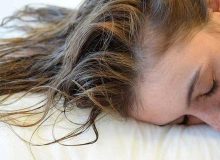 با مو‌های خیس نخوابید