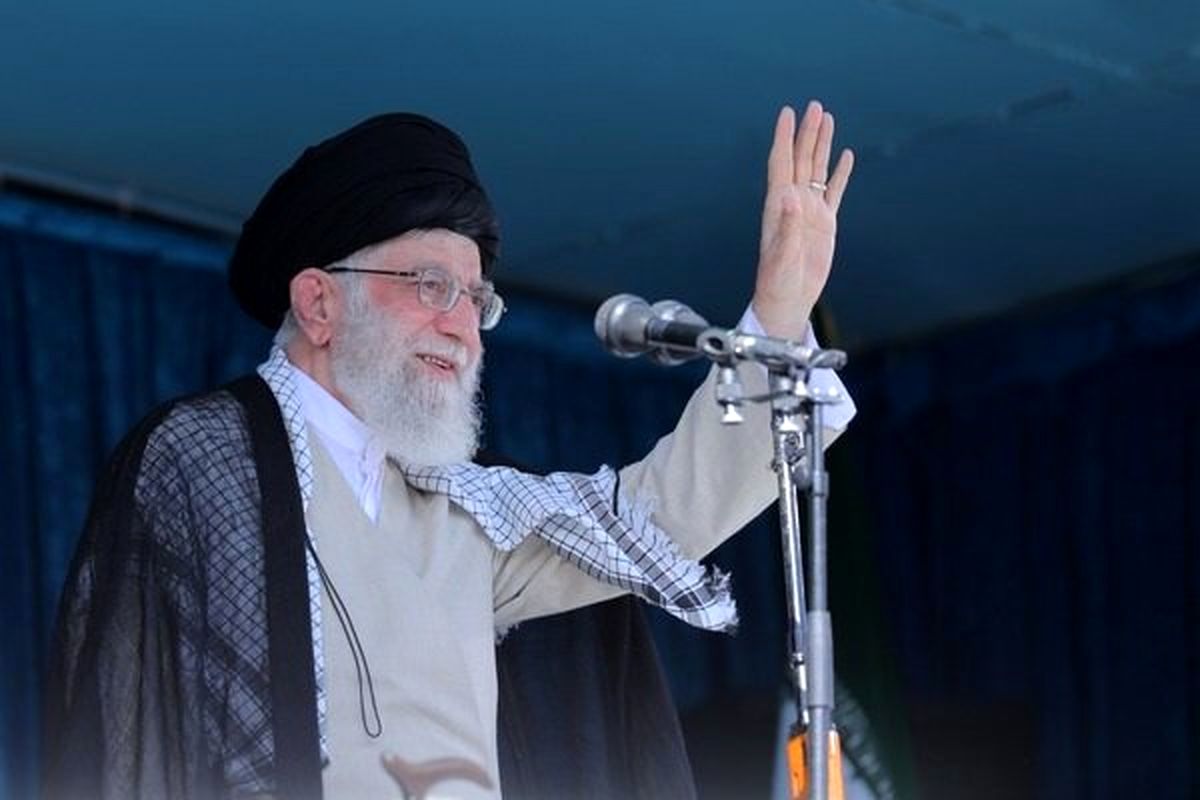 جمهوری اسلامی قطعا نمی‌خواهد کسانی را به زور وادار به دین‌داری کند، اما در مقابل هنجارشکنی دینی هم وظیفه دارد/ وقتی به کنسولگری حمله کردند یعنی به خاک ایران حمله کردند