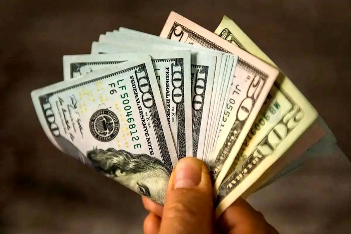پیش بینی قیمت دلار ۶ تیر۱۴۰۳ / عبور دلار از خط قرمز، سیاستگذار را به تکاپو انداخت!