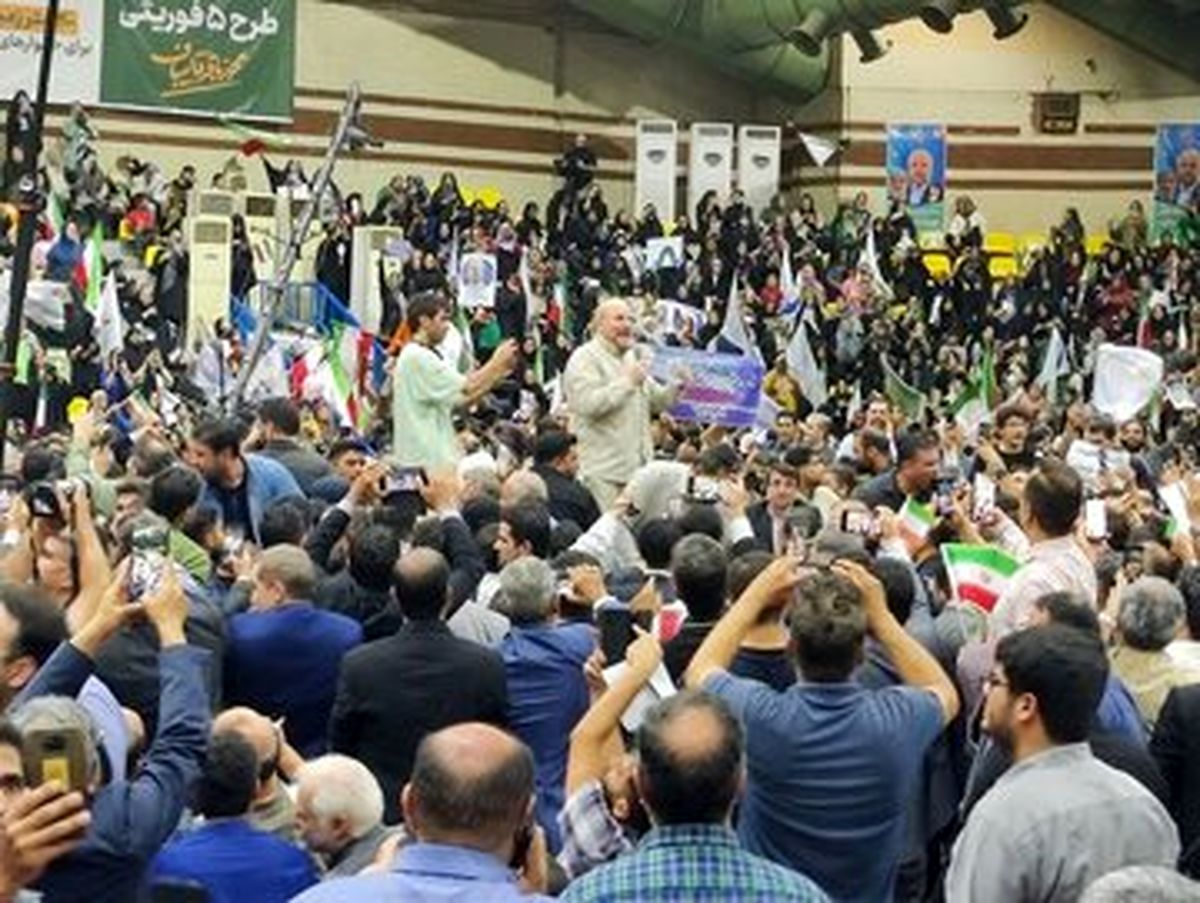قالیباف: عامل اتلاف فرآورده‌های نفتی بی‌عرضگی است/ پناهیان: بیشترین حملات را دشمنان خارجی و دوستان داخلی به قالیباف داشتند/ شعار قدیمی برای قالیباف