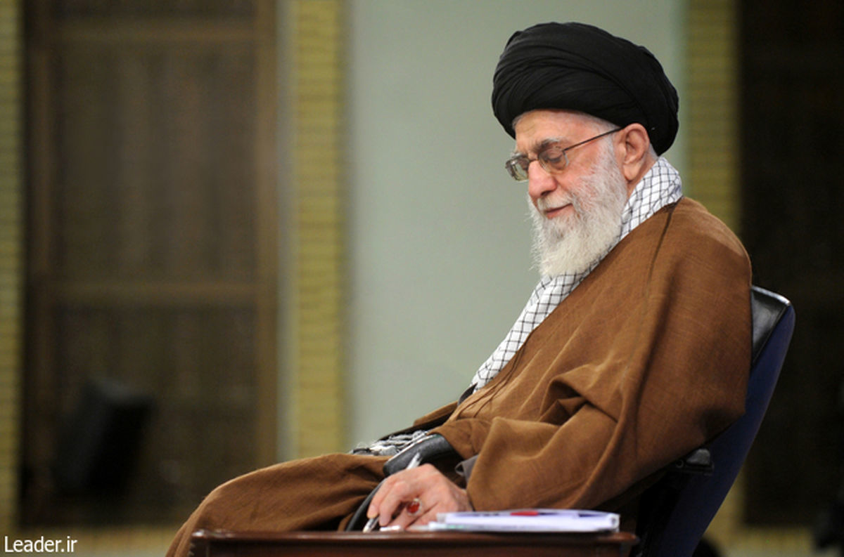 پیام رهبر انقلاب به مناسبت انتخابات ریاست جمهوری چهاردهم/ همگان را به همکاری و نیکاندیشی برای پیشرفت و عزت روزافزون کشور توصیه می کنم/ رفتارهای رقابتی دوران انتخابات به هنجارهای رفاقتی تبدیل شود