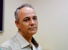 زیدآبادی: اصولگرایان خودشان را سرزنش کنند